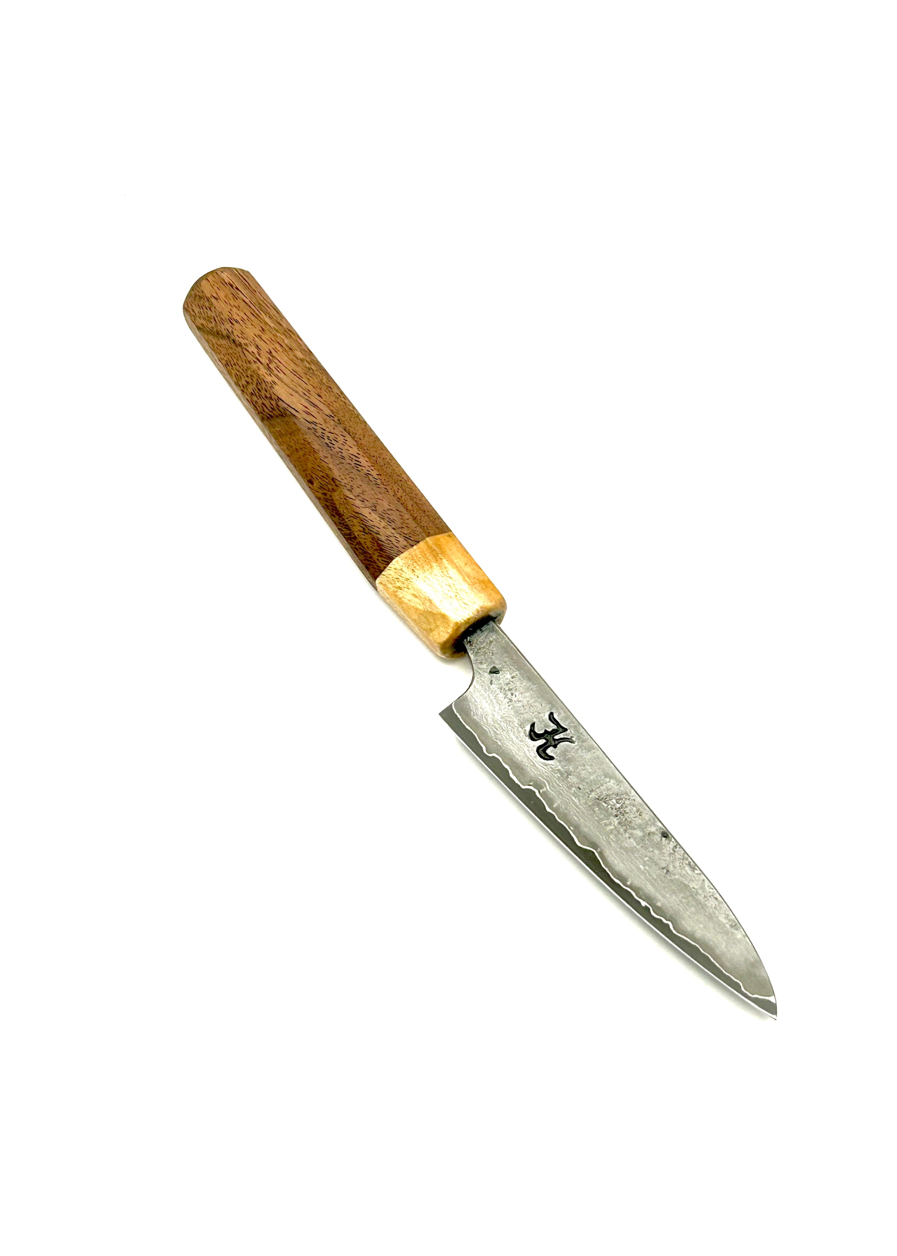 Skalkniv med skaft av amerikansk valnöt och flambjörk